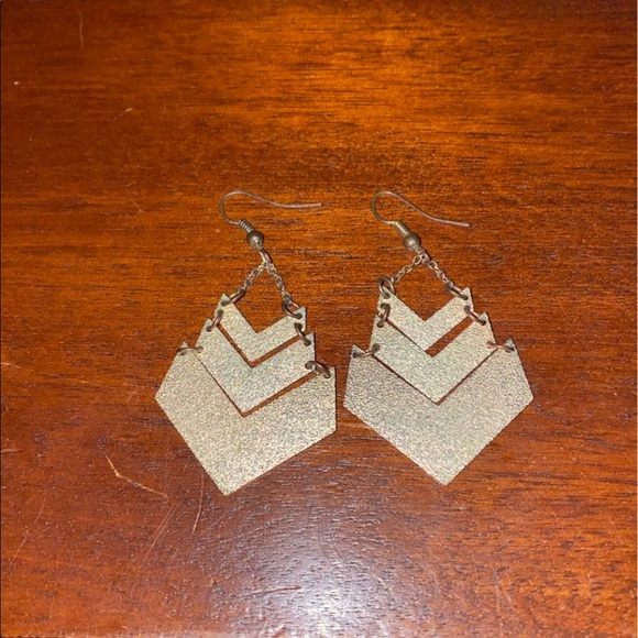 Jewelry - 🎈Gold earrings